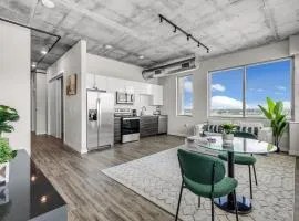 Tropicana Field 1 Bed in Downtown With Free Parking