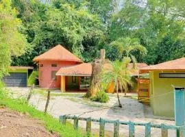 Casa Redonda Tranquil House 15 Minutes from Samara by Car