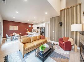 Stylish Townhome Walkable Garage, ξενοδοχείο σε Driggs
