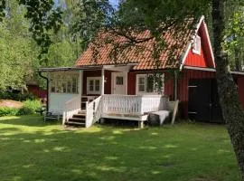 Forrest cottage by the lake