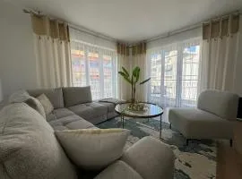 Bright 1Bedroom Apartment, Steps to Juan les Pins Beach