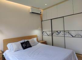 Noah's Residence, Li River Cruise, West Street, Yangshuo, Guilin, China, apartment in Yangshuo