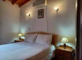 Niovi House