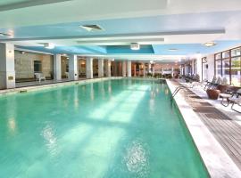 Estreya Residence Hotel and SPA, hotel di St. St. Constantine and Helena