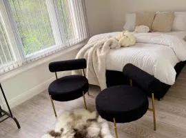 The Edgbaston Retreat-2 Bedroom Apartment With Netflix Streaming and Free Parking In Heart of Birmingham City Centre-Edgbaston