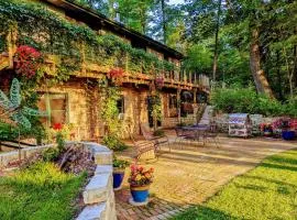 On-Site Trails Rock River Retreat in Jefferson!