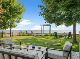 Birds Eye View on Erie with Hot Tub & Game Room