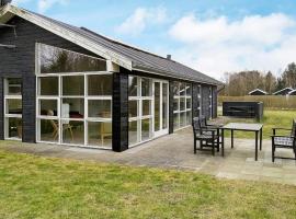 8 person holiday home in Hals-By Traum, hotel em Hals