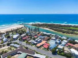 Luna Sea Kingscliff with Ocean Glimpses