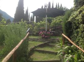 B&B By Lussy - Camera Verde, hotel in Menaggio