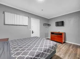 Private Getaway for 2 • Near Dining Entertainment