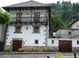 Casa Rural Janet, landsted i Izalzu