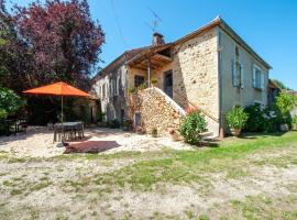 Tranquil Escape in Loubejac, hôtel à Loubejac