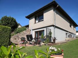 Sonnige Wohnung in Bad Driburg mit Garten, hotel v destinaci Bad Driburg