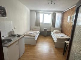 Room in Darmstadt City، فندق في دارمشتات