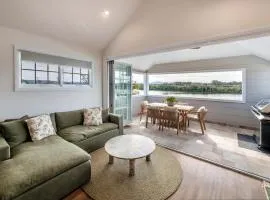 The River House Bridge Suite