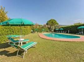 Nice apartment in Tuoro sul Trasimeno with pool
