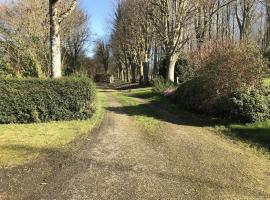 Cozy Normandy Escape, hotel in Aignerville