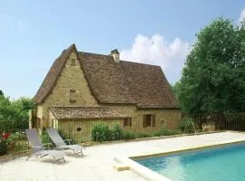 Luxurious Holiday Home in Domme with Swimming Pool