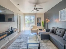 Modern 1BR by ASU Pool Gym W&D & Free Parking