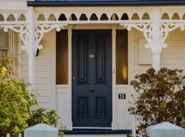 Stanley Holiday Houses a collection of distinctive, self-contained properties in Stanley in various locations around the seaside town, cabana o cottage a Stanley