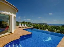 Unique villa in Moraira with infinity pool