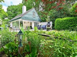 Holiday Home in Reutum with Pond and Trails, hotel di Reutum