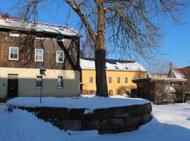 Cosy Apartment in Weißig with Garden, hotel in Struppen