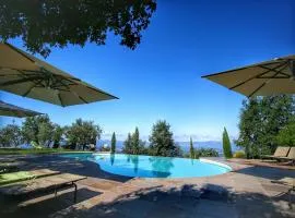 Detached villa for 6-pers with outdoor swimming pool