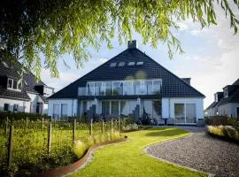 Bright apartment within walking distance of the Sneekermeer