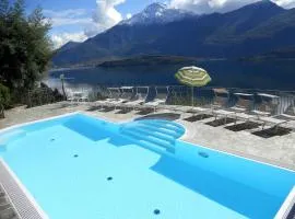 Wonderful flat with swimming pool, lift and garden