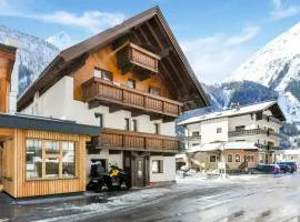 Comfortable apartment in Längenfeld with ski storage