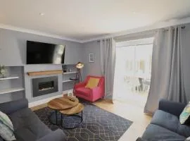 Sunningdale Stunning Spacious 4 Bedroom House 11