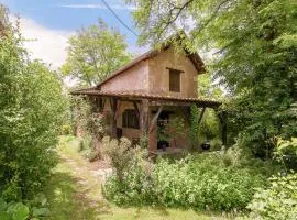 Cottage in Les Eyzies-De-Tayac-Sireuil with pool