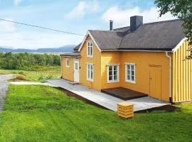 7 person holiday home in Skutvik