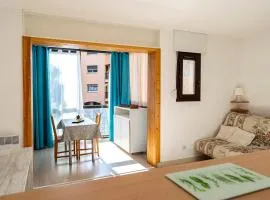 Studio chaleureux, centre de Mougins