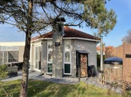 Luxury villa with wellness, hotel em Hollum