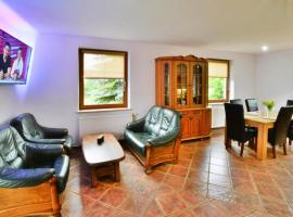 Comfortable holiday villa, Święcianowo, hotel in Zegocino