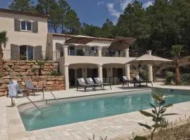 Contemporary villa with swimming pool