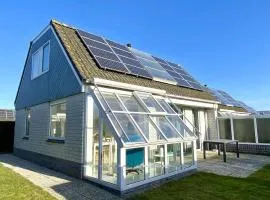 comfortable bungalow for 6 people,