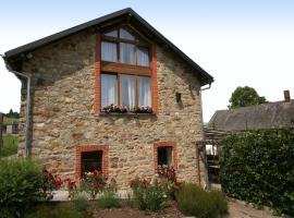 Farmhouse Stay in Ondenval, kh&aacute;ch sạn golf ở Waimes