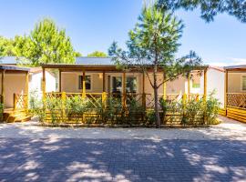 Amadria Park Camping Sibenik Mobile Homes, отель в Шибенике