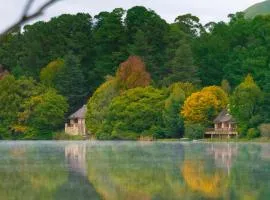 Lake Naverone Holiday Cottages