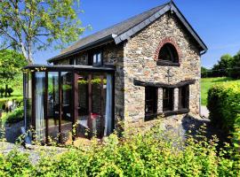Romantic holiday house in the Ardennes, Hotel in Nadrin