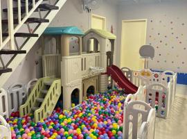 Teddyslodge Homestay, chal&eacute; alpino em Kajang