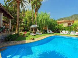 Rustic House in Mancor with Pool、Biniamarのホテル