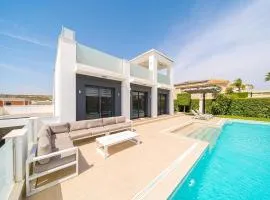 Stylish Villa with Lake Views