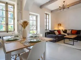 L’oustaou de Ventabren Village Square