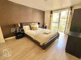 Modern 4BR Home in Grays