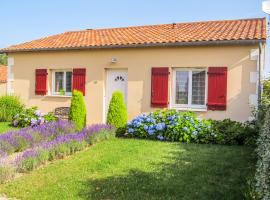 Villa in Les Forges with Golf Access, hotel in Les Forges